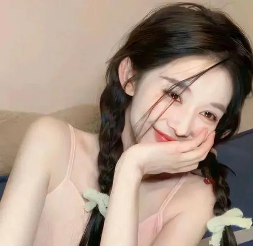 9顶假发的女孩
